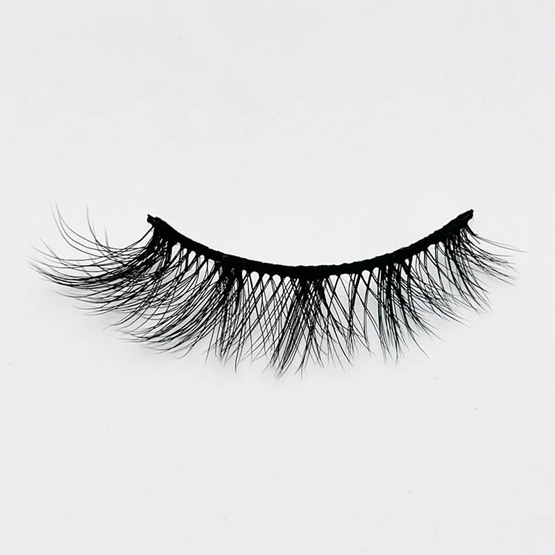 7 paria Wispy Cat Eye Strip -ripsien pakkaus